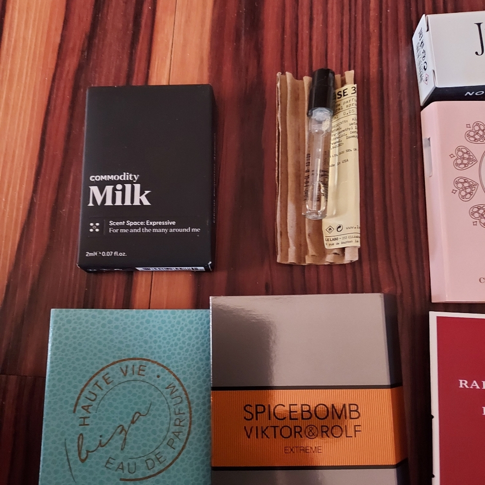 Fragrance Sample Collection - Picture 2 of 3